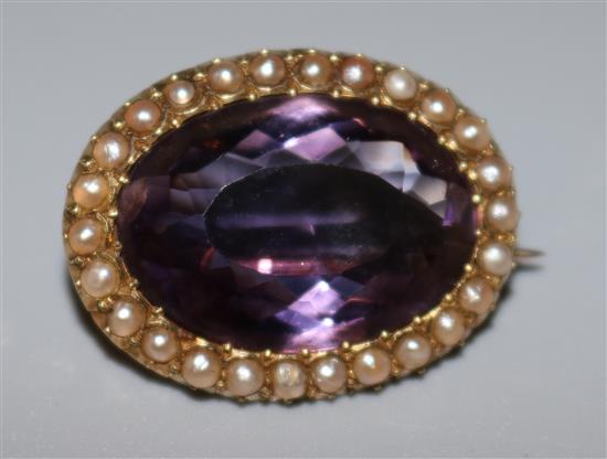 Amethyst and seed pearl 15ct gold brooch